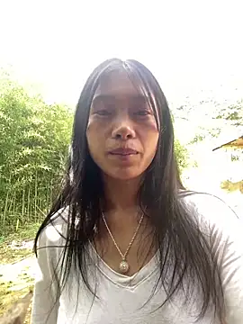 EmLy02 online show from 10, 10, 2025