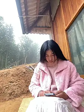 EmLy02 online show from 4, 12, 2025