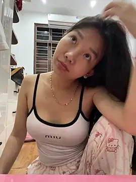 Snapshot of Miumieu chatting on 22, 11, 2025 Miumieu online show from 22, 11, 2025