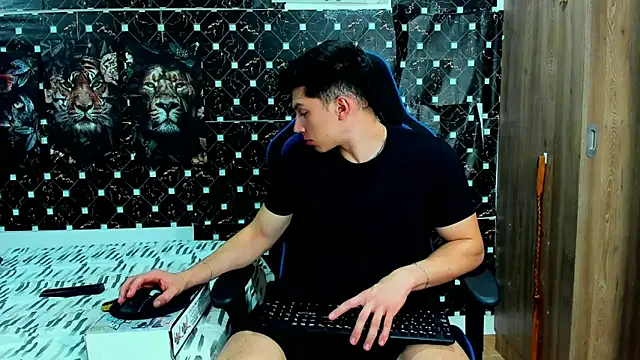 javiersexymann online show from 14, 5, 2026