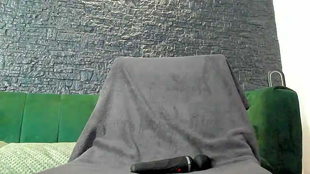 Snapshot of AnneSins chatting on 6, 10, 2025 AnneSins online show from 6, 10, 2025