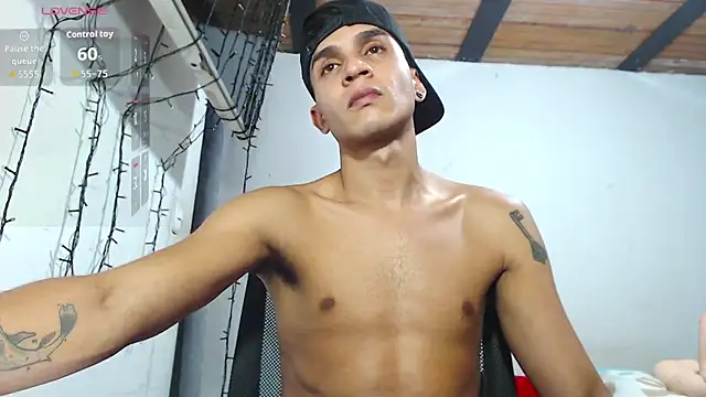 Angel latinboy online show from 13, 11, 2025