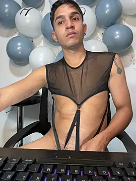 Angel latinboy online show from 4, 3, 2026