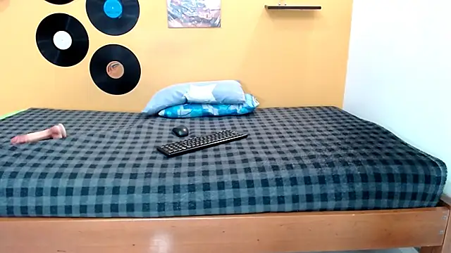 skinnyverus18 online show from 28, 2, 2026