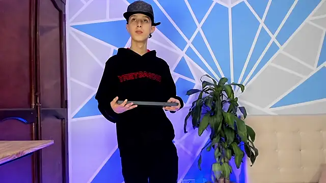 Snapshot of ArthurCox chatting on 29, 9, 2025 ArthurCox online show from 29, 9, 2025