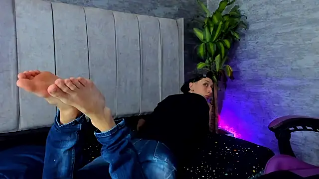 Snapshot of ArthurCox chatting on 29, 10, 2025 ArthurCox online show from 29, 10, 2025