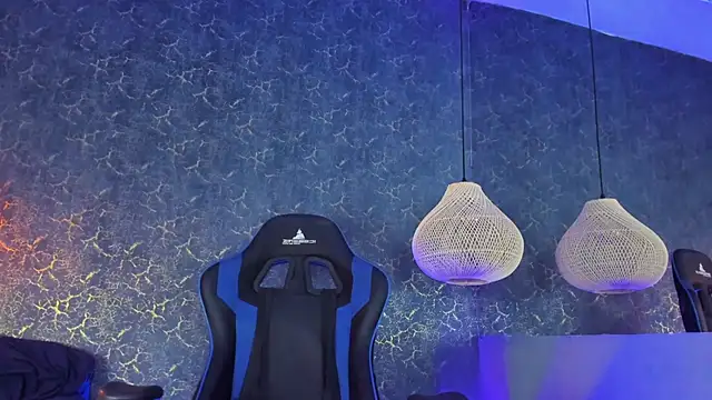 Snapshot of ArthurCox chatting on 22, 11, 2025 ArthurCox online show from 22, 11, 2025