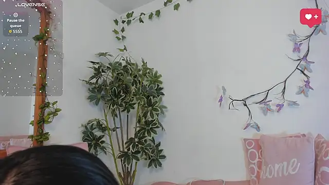 Snapshot of SaraWagner_ chatting on 29, 5, 2026 SaraWagner online show from 29, 5, 2026