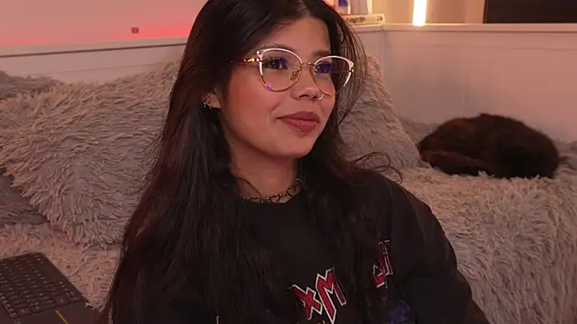 sophieee art online show from 8, 1, 2026