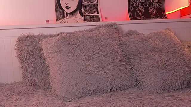 sophieee art online show from 16, 4, 2026