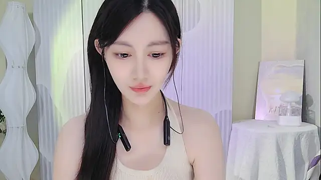 Snapshot of Nuan_Qi chatting on 22, 9, 2025 Nuan Qi online show from 22, 9, 2025