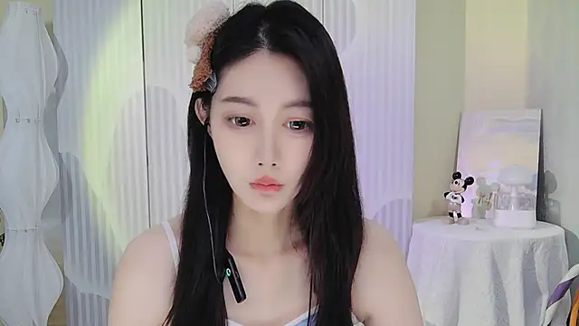 Snapshot of Nuan_Qi chatting on 25, 9, 2025 Nuan Qi online show from 25, 9, 2025