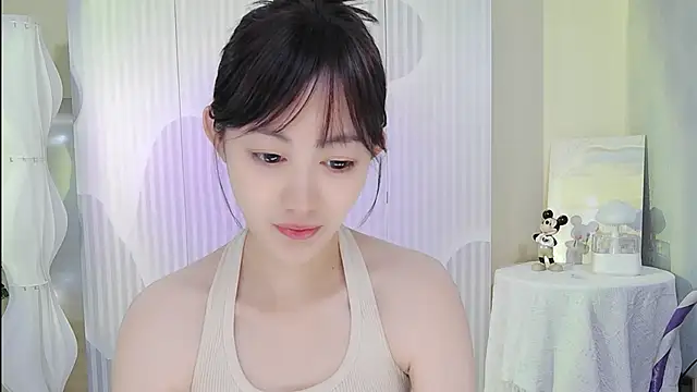 Snapshot of Nuan_Qi chatting on 7, 10, 2025 Nuan Qi online show from 7, 10, 2025