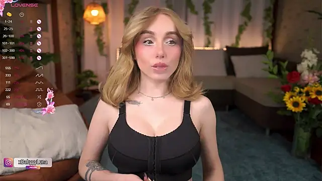 BabyyyLunaX online show from 4, 5, 2026