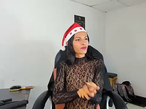 Aisha hotts777 online show from 2, 12, 2025