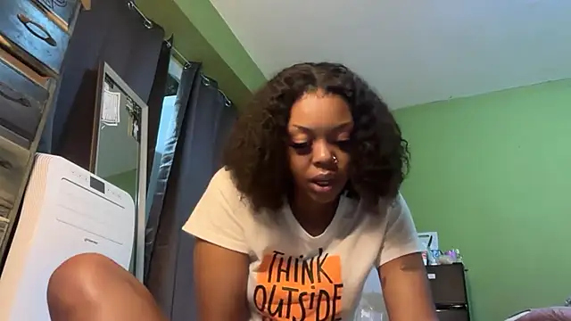 Liaprettygirl online show from 2, 4, 2026