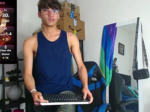 Snapshot of Gael_Jones chatting on 12, 9, 2025 Gael Jones online show from 12, 9, 2025