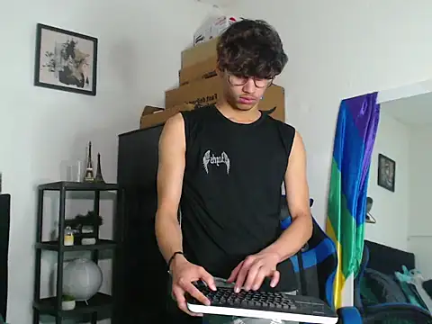 Snapshot of Gael_Jones chatting on 14, 9, 2025 Gael Jones online show from 14, 9, 2025