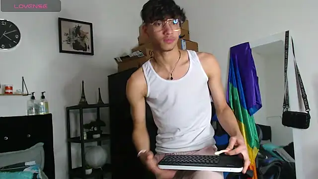 Snapshot of Gael_Jones chatting on 21, 9, 2025 Gael Jones online show from 21, 9, 2025