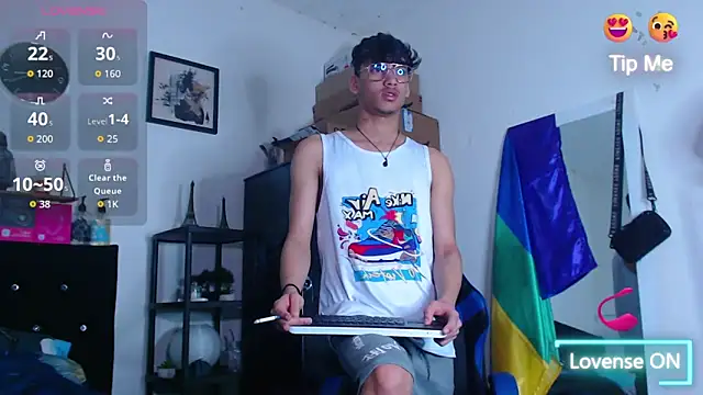 Snapshot of Gael_Jones chatting on 29, 9, 2025 Gael Jones online show from 29, 9, 2025