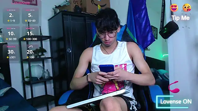 Snapshot of Gael_Jones chatting on 1, 10, 2025 Gael Jones online show from 1, 10, 2025