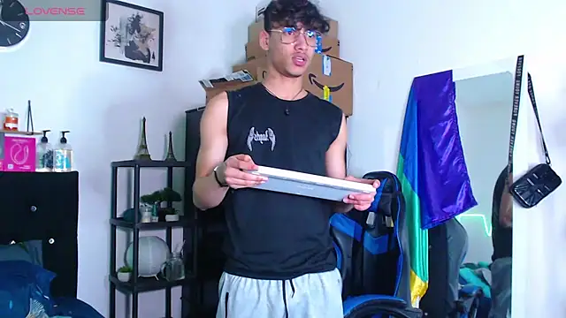 Snapshot of Gael_Jones chatting on 5, 10, 2025 Gael Jones online show from 5, 10, 2025