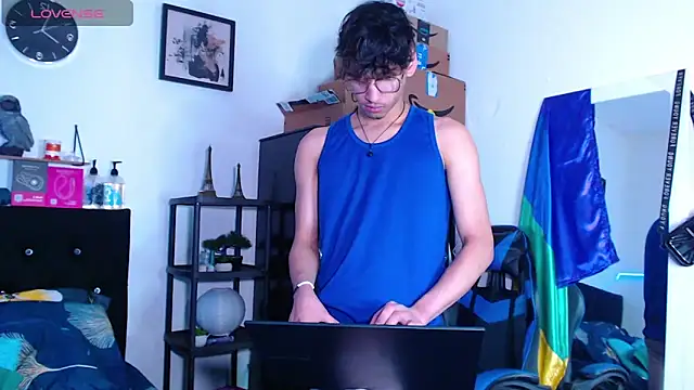 Snapshot of Gael_Jones chatting on 7, 10, 2025 Gael Jones online show from 7, 10, 2025