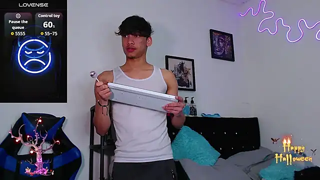 Snapshot of Gael_Jones chatting on 27, 10, 2025 Gael Jones online show from 27, 10, 2025