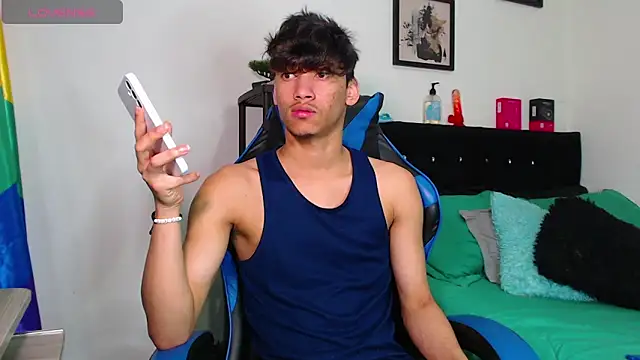 Snapshot of Gael_Jones chatting on 3, 11, 2025 Gael Jones online show from 3, 11, 2025