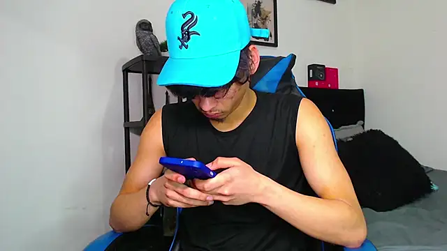 Snapshot of Gael_Jones chatting on 27, 11, 2025 Gael Jones online show from 27, 11, 2025