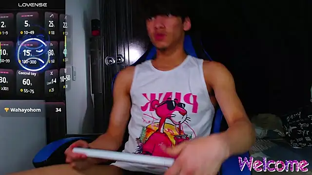 Snapshot of Gael_Jones chatting on 18, 12, 2025 Gael Jones online show from 18, 12, 2025