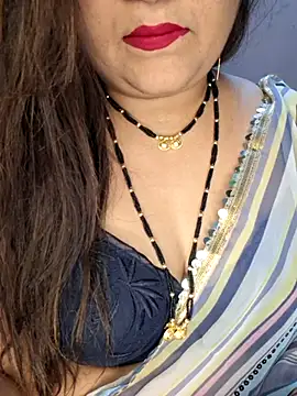 Snapshot of indian-hotmilfs chatting on 11, 10, 2025 indian-hotmilfs online show from 11, 10, 2025