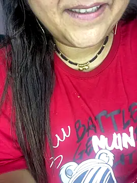 Snapshot of indian-hotmilfs chatting on 7, 11, 2025 indian-hotmilfs online show from 7, 11, 2025