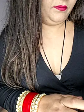 Snapshot of indian-hotmilfs chatting on 4, 12, 2025 indian-hotmilfs online show from 4, 12, 2025