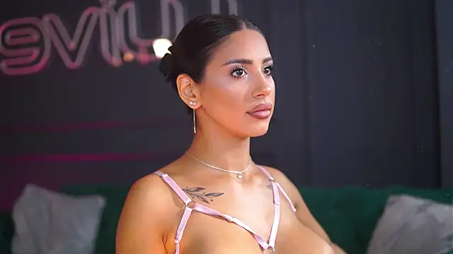 SiennaRuh online show from 15, 9, 2025