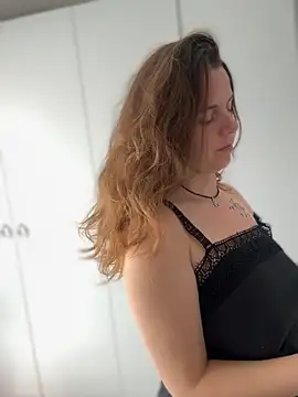 TenderLaGlamor online show from 16, 10, 2025