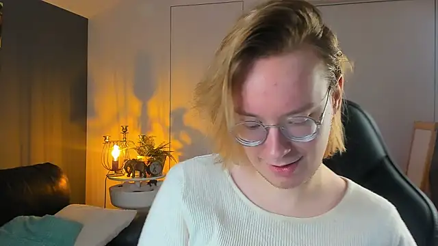 Amanda Butlerr online show from 18, 10, 2025