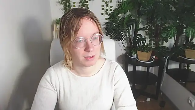 Amanda Butlerr online show from 5, 12, 2025