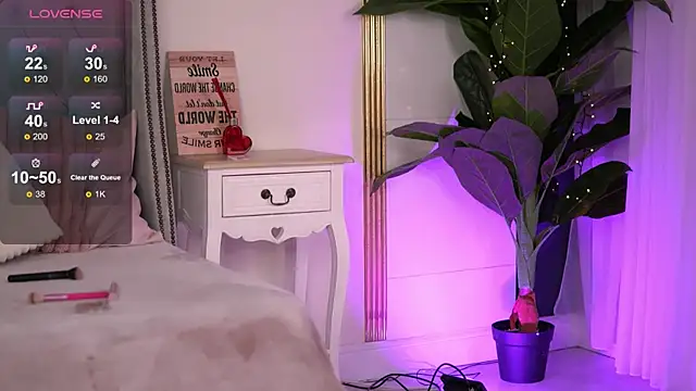 RebeccaRese online show from 2, 4, 2026