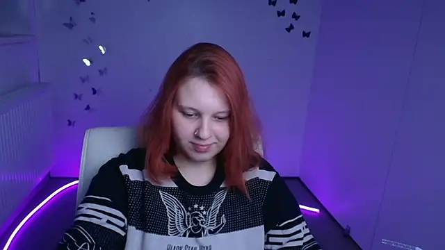 ScarletVixen  online show from 28, 9, 2025