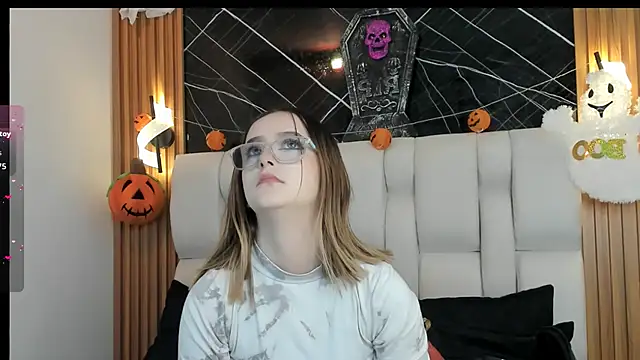 Snapshot of kristal_joi_dl chatting on 22, 10, 2025 kristal joi dl online show from 22, 10, 2025