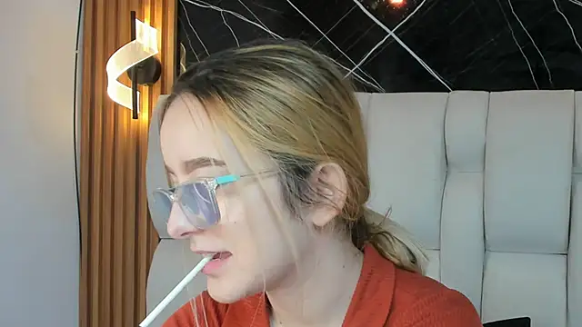 Snapshot of kristal_joi_dl chatting on 1, 12, 2025 kristal joi dl online show from 1, 12, 2025