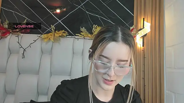 Snapshot of kristal_joi_dl chatting on 15, 12, 2025 kristal joi dl online show from 15, 12, 2025