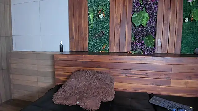 AustinJones  online show from 4, 12, 2025