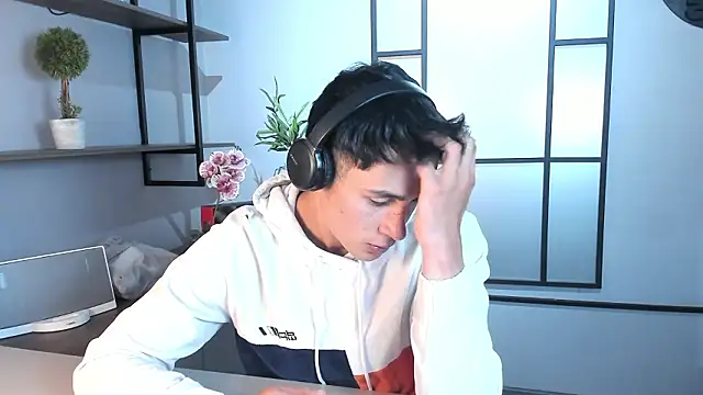 AustinJones  online show from 13, 2, 2026