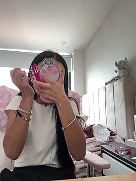 Victoria alson online show from 30, 4, 2026