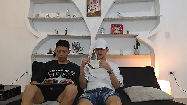 BEAUTY BOYS1 online show from 27, 11, 2025