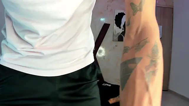 BEAUTY BOYS1 online show from 17, 4, 2026