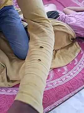 Snapshot of Hottestttu chatting on 13, 11, 2025 Hottestttu online show from 13, 11, 2025