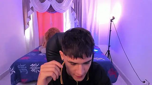 Aron Boyy online show from 8, 4, 2026